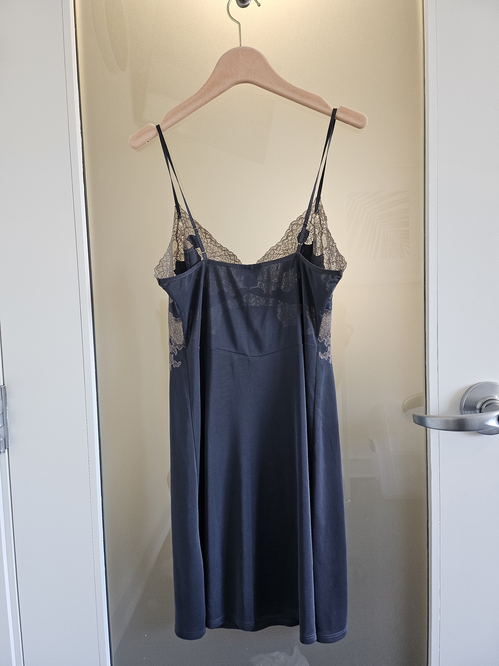 Natori Slate Blue Slip with Beige Lace Trim - Picture 3 of 4